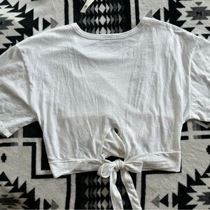 White crisscross Aeries short sleeve shirt NWT XL